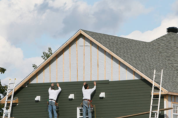 Professional Emergency Siding Repair technician working in Wenonah, NJ